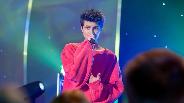 Bild: SWR/Alexander Kluge Internet-Star Lukas Rieger präsentiert seine aktuelle Single "Side by Side" im Studio und erzählt über seine neuen Projekte.