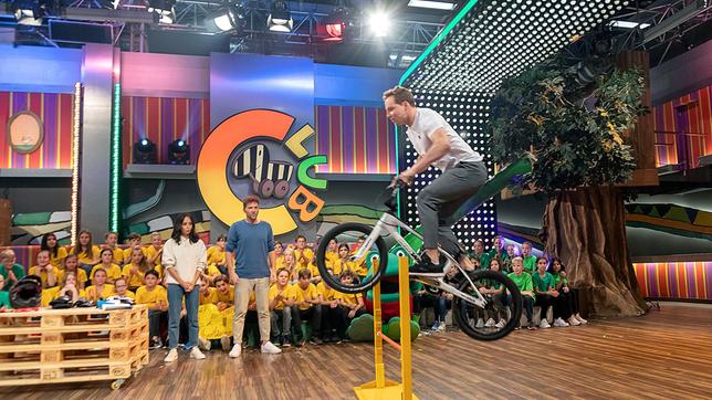 Bild: SWR/Markus Palmer Philip Schaub zeigt spektakuläre Tricks auf seinem BMX Bike.