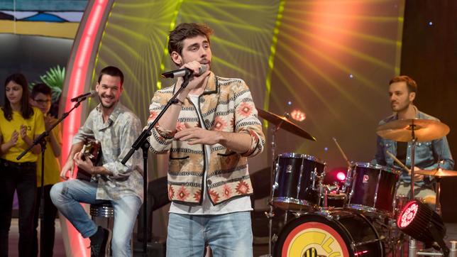 Bild: SWR/Alexander Kluge Alvaro Soler performt seinen aktuellen Hit "La Cintura" live im Tigerentenclub.
