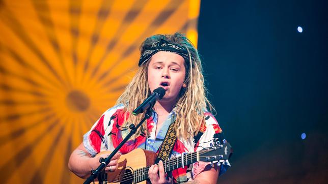 Bild: SWR/Markus Palmer Eine Riesenportion guter Laune liefert ein Top-Musik-Act aus Großbritannien: Newcomber Luke Friend präsentiert seine Ohrwurm-Single "Take on the world".