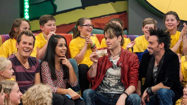 Bild: SWR/Sabine Stumpp Malte Arkona und Muschda Sherzada mit den Ehrlich Brothers. Mit ungewöhnlichen Tricks und einer sensationellen Show verblüffen Andreas und Chris Ehrlich heute die Kids im Studio!