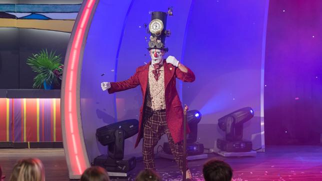 Bild: SWR/Alexander Kluge Ohne sie wäre ein Zirkus kein richtiger Zirkus. Sie sind die absoluten Publikumslieblinge und bringen Groß und Klein zum Lachen: Clowns! Heute besuchen gleich zwei der besten ihrer Art den Tigerenten Club und sie sorgen mit ihren Auftritt für besonders gute Laune. Paolo Carillon überzeugt dabei mit seiner fantasievollen Aufführung.