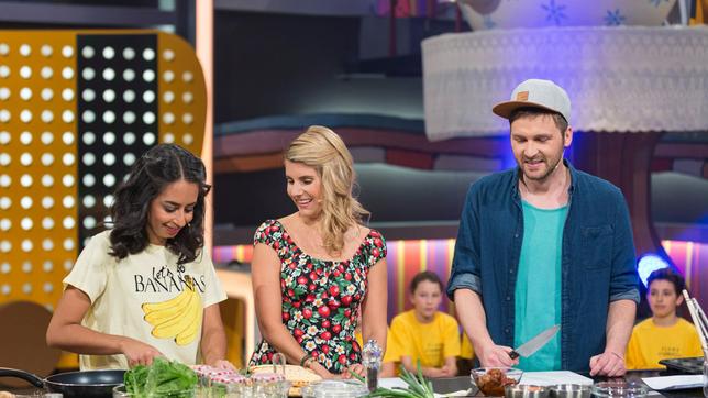 Bild: SWR/Markus Palmer TV-Köchin und Youtuberin Felicitas Then kocht mit Johannes und Muschda leckere Sommergerichte.