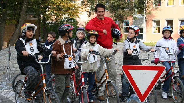 Bild: BR/megaherz gmbh Willi wills wissen Sicher hin und her im Straßenverkehr! 03.04.2016