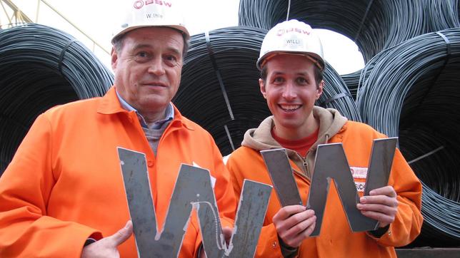 Bild: BR/megaherz Willi wills wissen Wer macht den Schrott flott? Willi Weitzel und Wolfgang Ihle mit Eisenbuchstaben