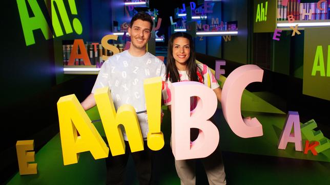 Bild: WDR/Thorsten Schneider Clarissa und Tarkan beschäftigen sich dieses Mal mit dem Thema: "Ah!BC"