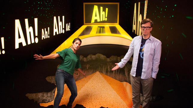 Bild: WDR/Thorsten Schneider In der heutigen Ausgabe von „Wissen macht Ah!“ machen Clarissa und Ralph eine bahnbrechende Entdeckung: Unter dem Studioboden befindet sich eine Pyramide!