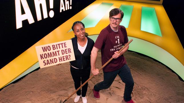Bild: WDR/Thorsten Schneider Shary und Ralph begleiten ein Sandkorn auf seinem langen Weg vom Gebirge bis an den Strand.
