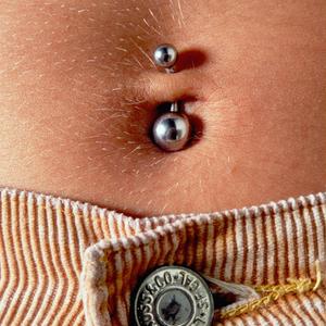 Piercings im Bauchnabel