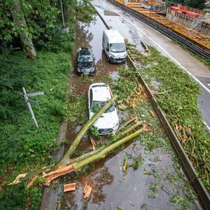 Unwetter in Baden-Württemberg: Schäden an Autos und Häusern