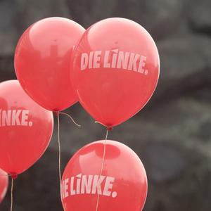 Rote Luftballons mit der Aufschrift "Die Linke" 