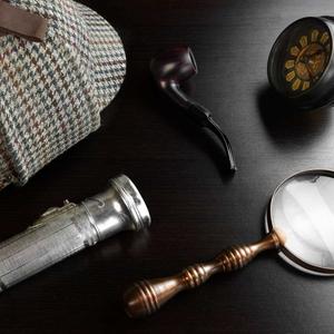 Sherlock Holmes Deerstalker Hat, Old Key, Vintage Magnifying Glass, Smoking Pipe And Flashlight