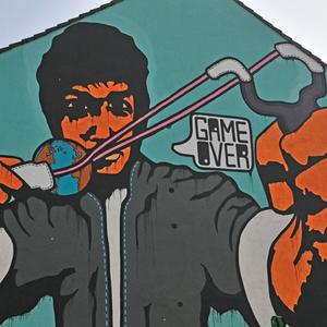 Graffito "GAME OVER" des deutschen Künstlers Rakaposhii