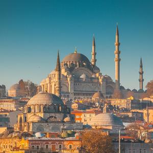 Van Dusen und Hutchinson Hatch sind in Konstantinopel, dem heutigen Istanbul, unterwegs