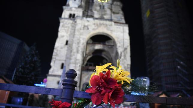 Blumen vor der Gedächtniskirche