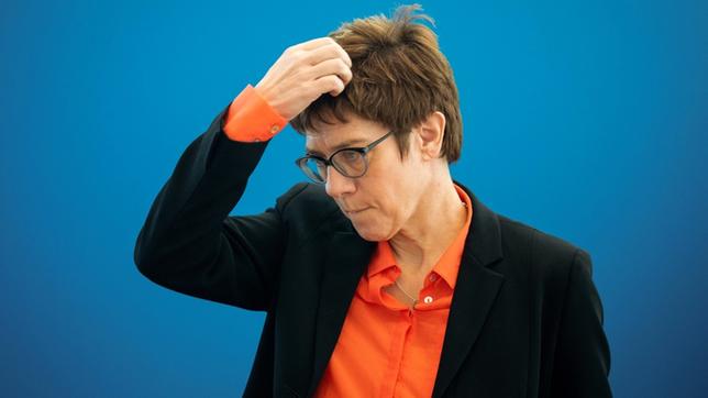 Bild: dpa Kramp-Karrenbauer gibt auf