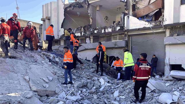 Rettungseinsatz in Adana nach dem Erdbeben in der Türkei und Syrien