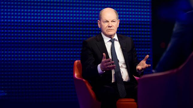Bild: ARD-Hauptstadtstudio/Thomas Kierok Bundeskanzler Olaf Scholz (SPD) bei Farbe bekennen