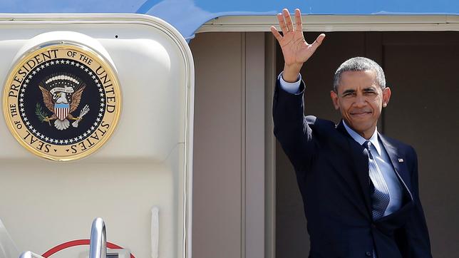Bild: picture alliance / dpa/Ritchie B. Tongo US-Präsident Obama in der Airforce One