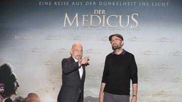 Schauspieler Ben Kingsley (l) und Regisseur Philipp Stölzl