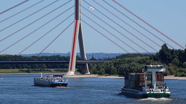 Brücke über den Rhein