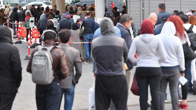Flüchtlinge, Migranten