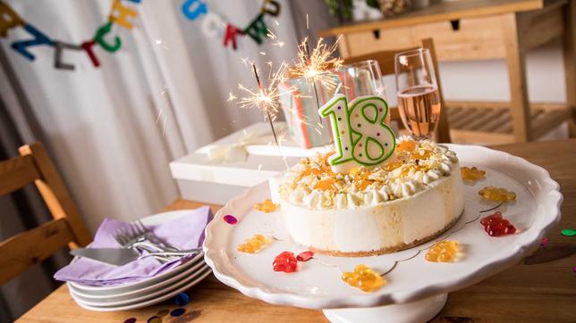 18. Geburtstag, Geburtstagstorte, Volljährigkeit