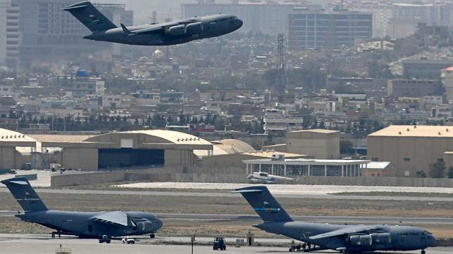 US-Flugzeuge starten vom Flughafen Kabul, Afghanistan, Truppenabzug