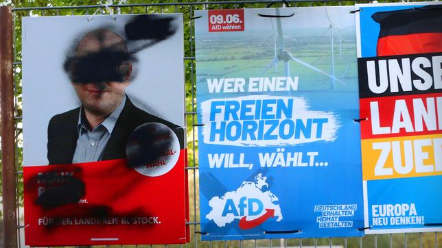 Symbolbild, Angriffe auf Politiker