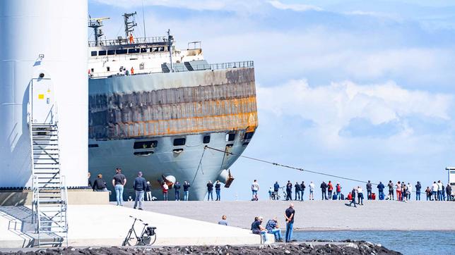 Havarierter Autofrachter "Fremantle Highway" liegt im niederländischen Eemshaven