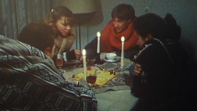 Licht aus – Kerzen an: So sparte man früher Energie. Klappt immer noch...