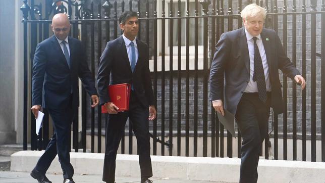Finanzminister Rishi Sunak, Gesundheitsminister Sajid Javid, Premierminister Boris Johnson