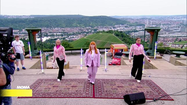 Spektakuläre Aussicht vom Württemberg: Loi mit "The Way I Want It" – live im MOMA-EM-Sudio