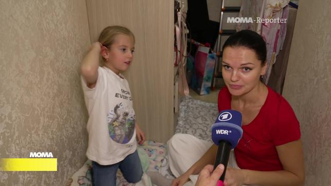 Kiew: Valentina und ihre Tochter Anja schafen fast jede Nacht im Schrank.