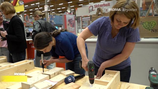 MOMA-Reporterin Judith Müllender im Heimwerkerkurs für Frauen