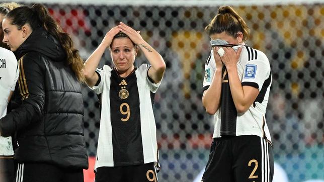 Deutsche Nationalspielerinnen nach dem WM--Aus gegen Südkorea in Australien