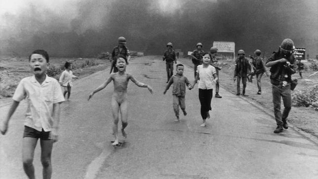 Dieses Foto der Vietnamesin Kim Phúc  von 1972 ging als "Napalm-Mädchen" in die Weltgeschichte ein. 