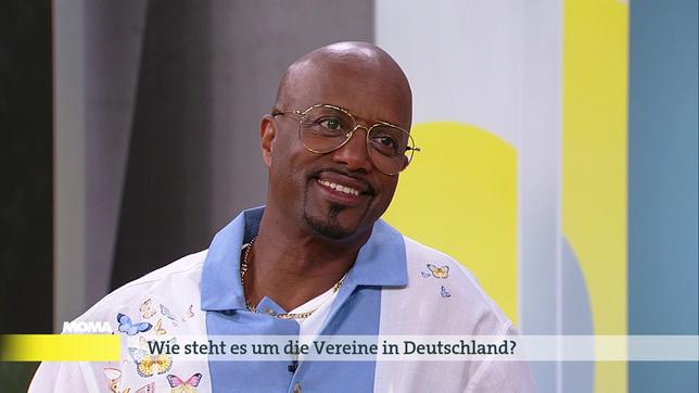 Yared Dibaba, Entertainer, Musiker und Moderator  