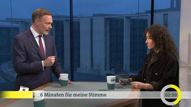 Studentin Karla Bauszus, FDP-Spitzenkandidat Christian Lindner