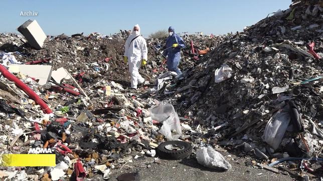 Illegale Mülldeponie in der Nähe von Güstrow 