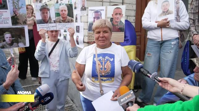 Mutter eines vermissten, ukrainischen Soldaten
