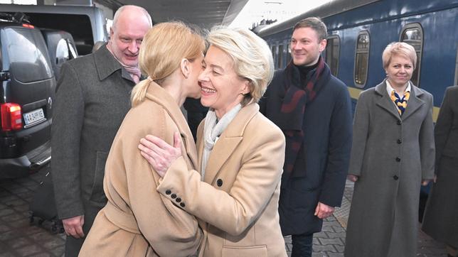 Von der Leyen mit EU-Kommission zu Gesprächen in Kiew