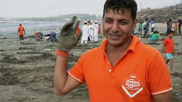 Rechtsanwalt Afroz Shah am Strand 