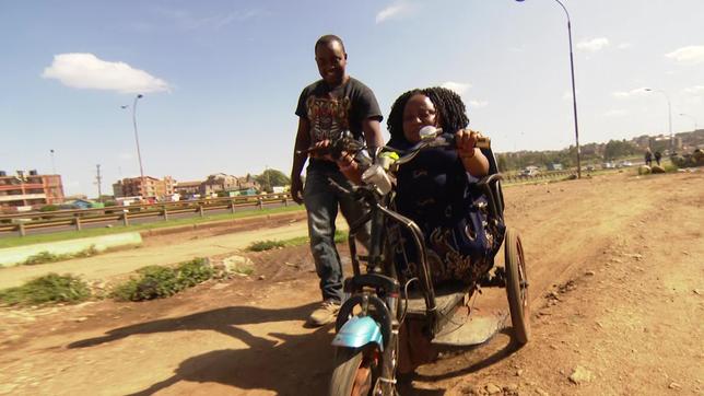 Kenia: Rasanter Rollstuhl aus Schrott