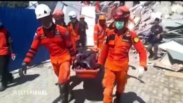 Rettungsarbeiten auf Sulawesi