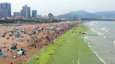 Strand von Qingdao aus der Vogelperspektive.