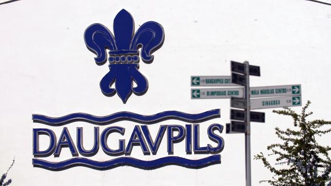 Daugavpils steht auf einer Wand.