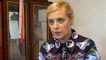 Bild: NDR Olga Karach im Interview.