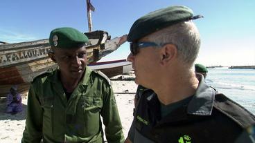 Ein mauretanischer und ein spanischer Polizist