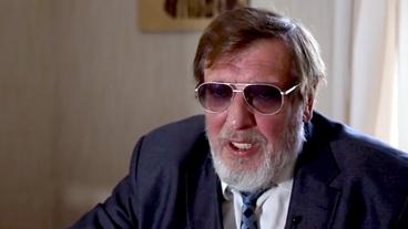 Bild: NDR Ein Mann im Interview.